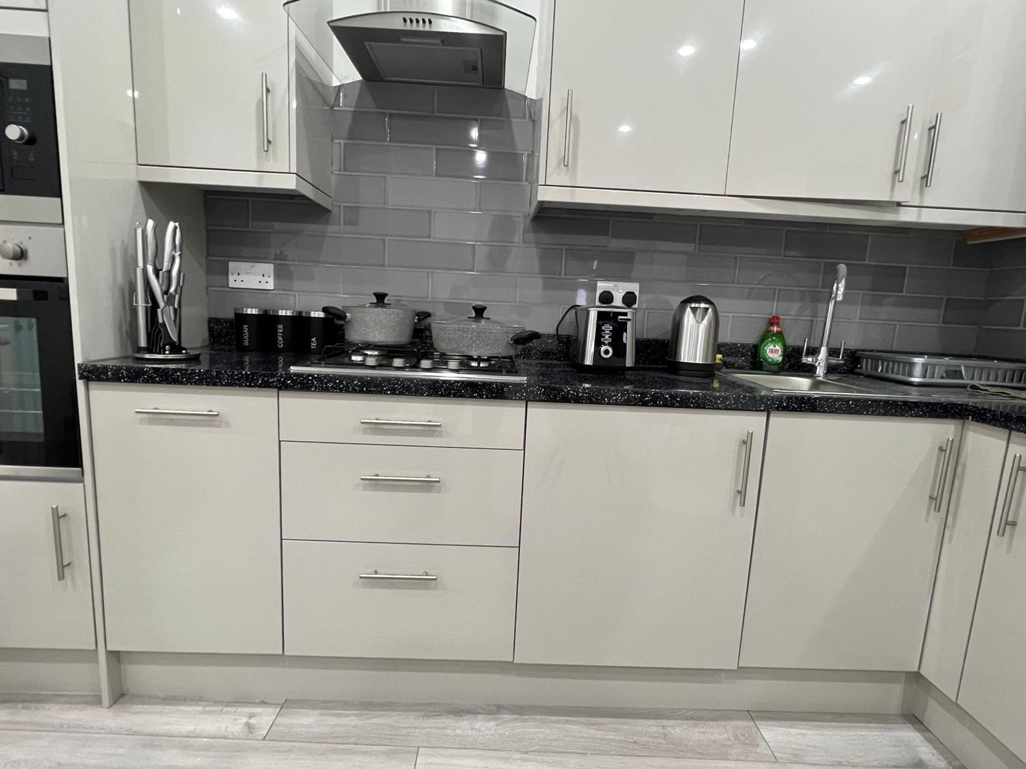 F4 Luxury Stays One Bed Apartment With Parking Ilford Ngoại thất bức ảnh