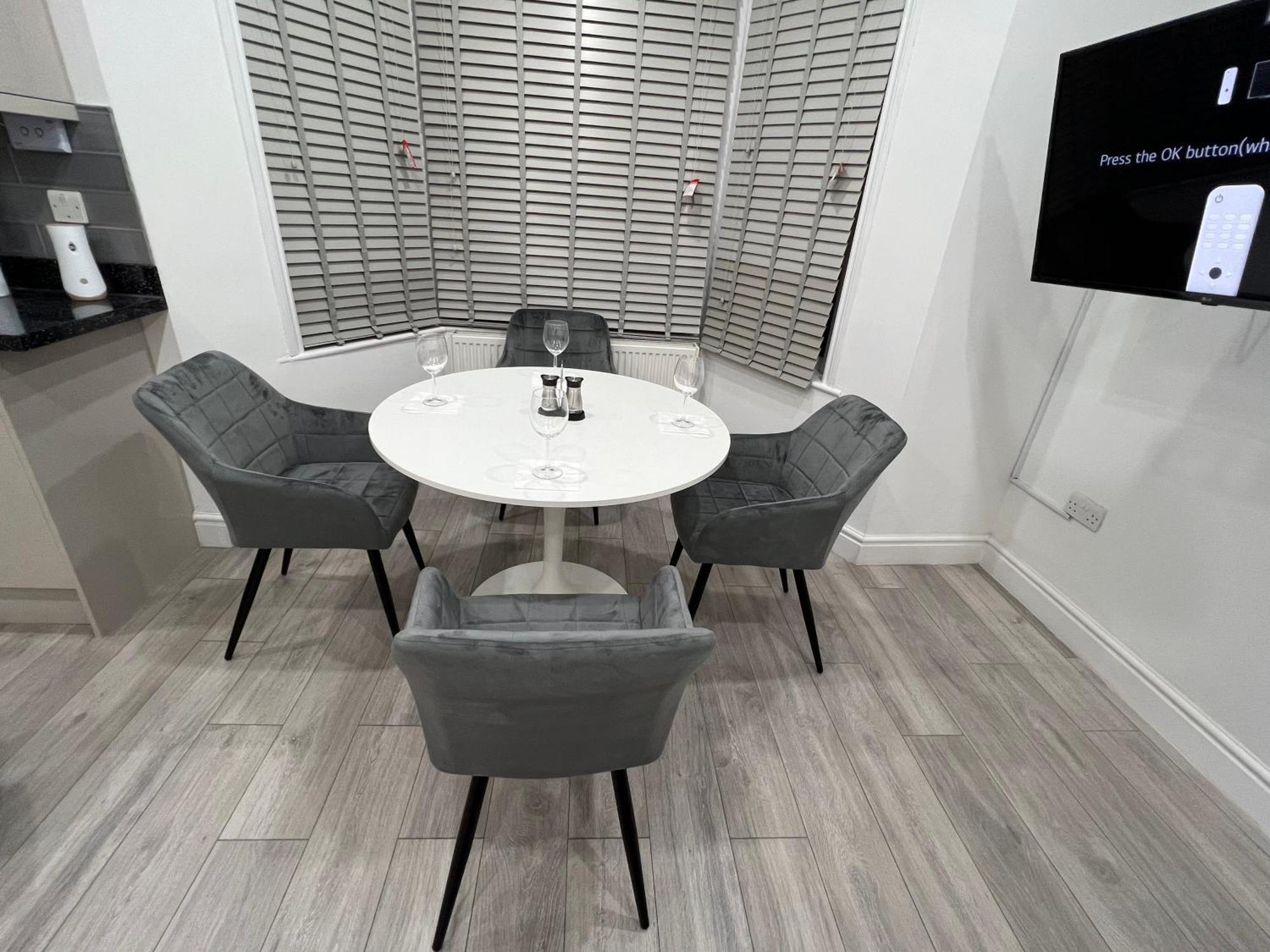 F4 Luxury Stays One Bed Apartment With Parking Ilford Ngoại thất bức ảnh