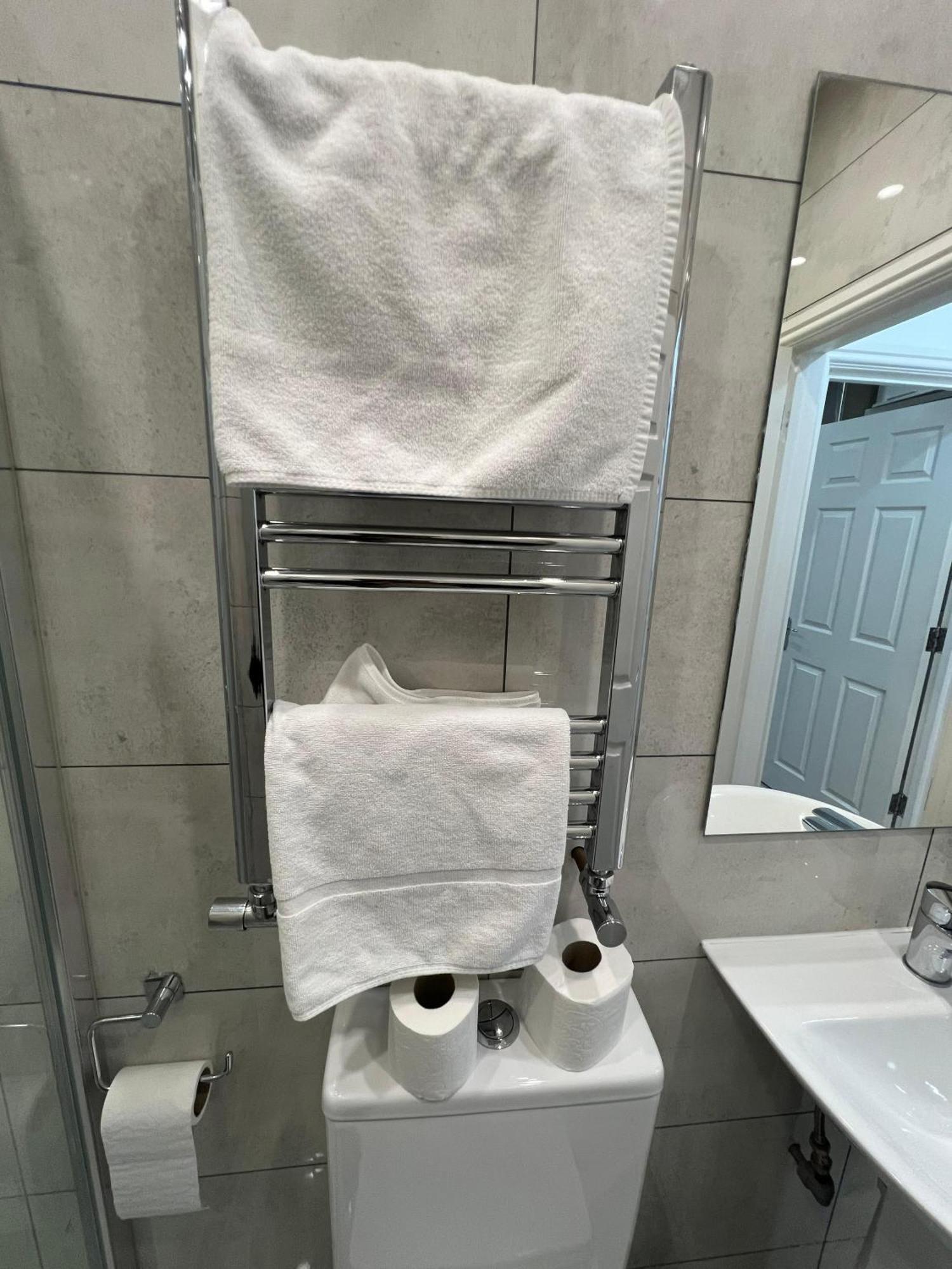 F4 Luxury Stays One Bed Apartment With Parking Ilford Ngoại thất bức ảnh