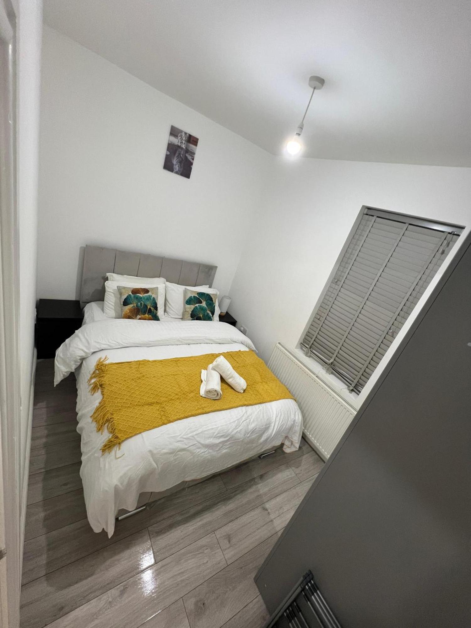 F4 Luxury Stays One Bed Apartment With Parking Ilford Ngoại thất bức ảnh